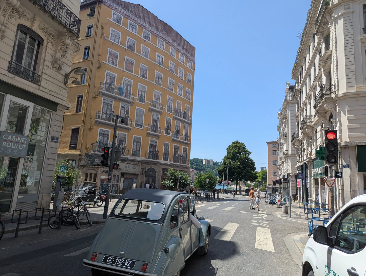 Balade 2CV – Les Rives de la Saône, Fourvière et l’Histoire de Lyon My Store
